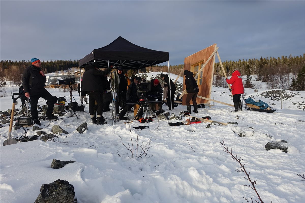 Behind the scenes from the Electrolux shoot with crew and set pieces in snow
