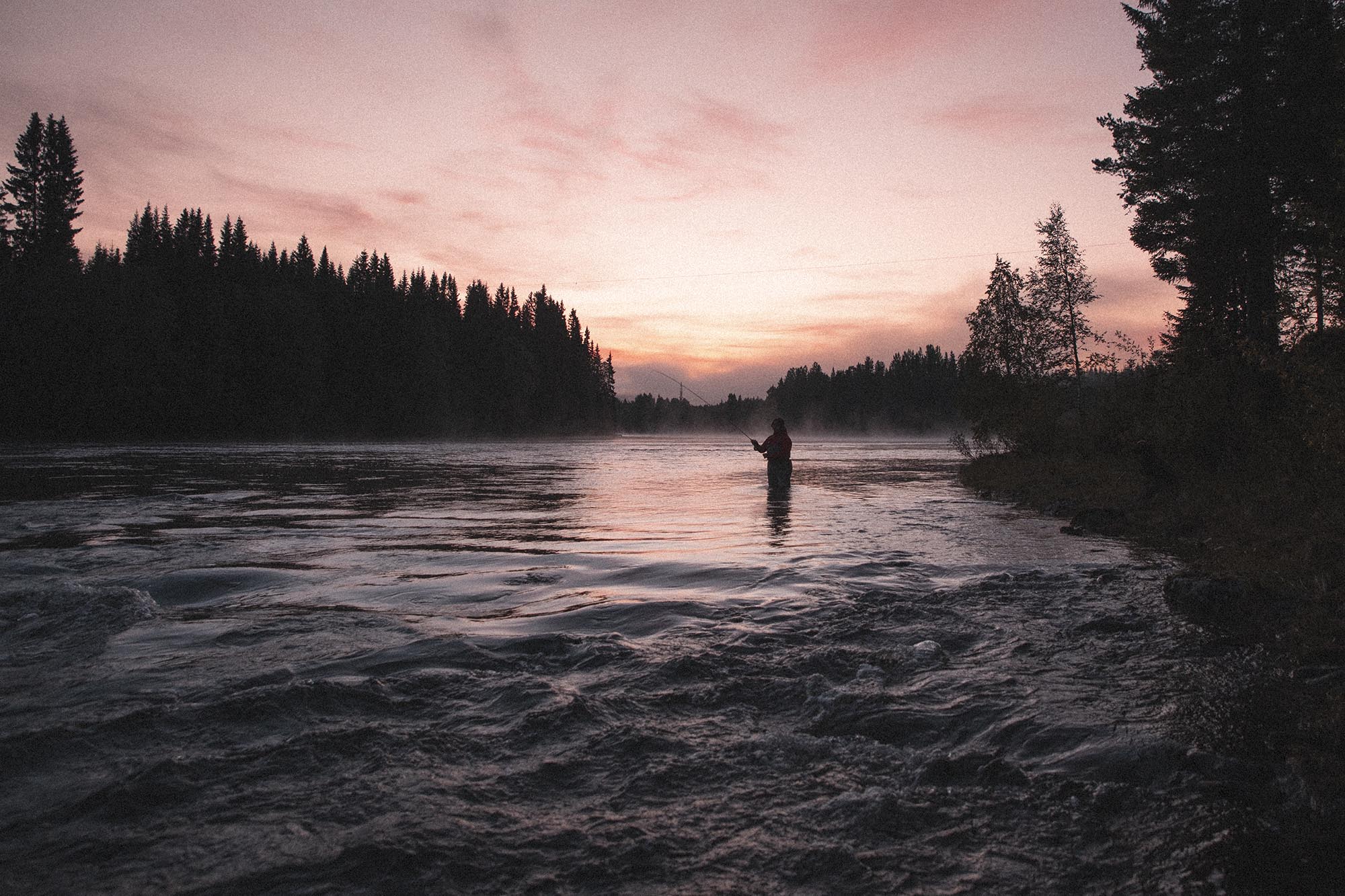 Fly fishing at Brattlandsströmmen